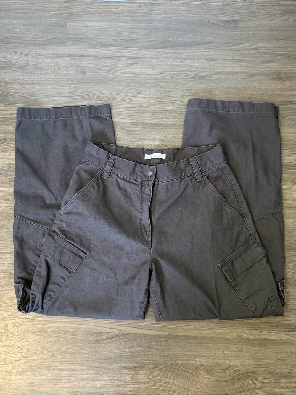 Aritzia Oak and Fort Wide Leg Baggy Grey Cargo Pants with Side Pockets